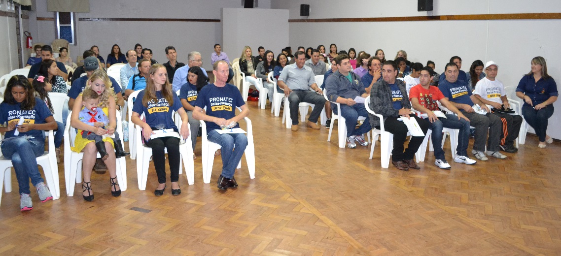 ESCOLA DE EMPREGO FORMA MAIS 35 GIRUAENSES ATRAVÉS DO PRONATEC